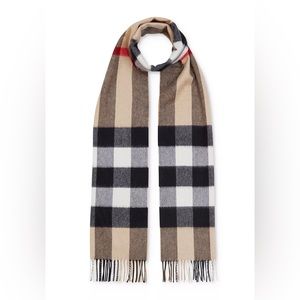 New with tags! Burberry Mega Check Cashmere Scarf